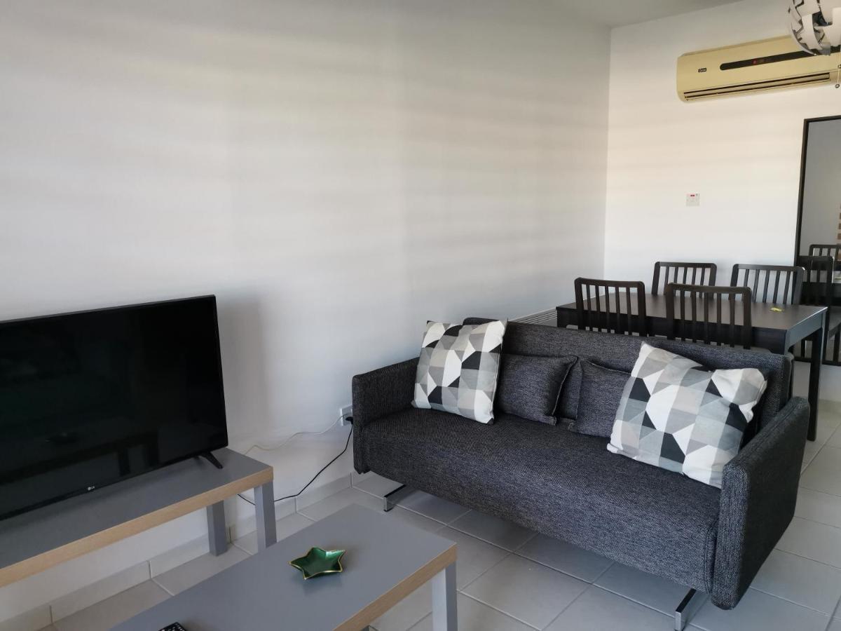Iris Village, Near Kings Avenue Mall - By Imh Travel & Tours Paphos Eksteriør bilde