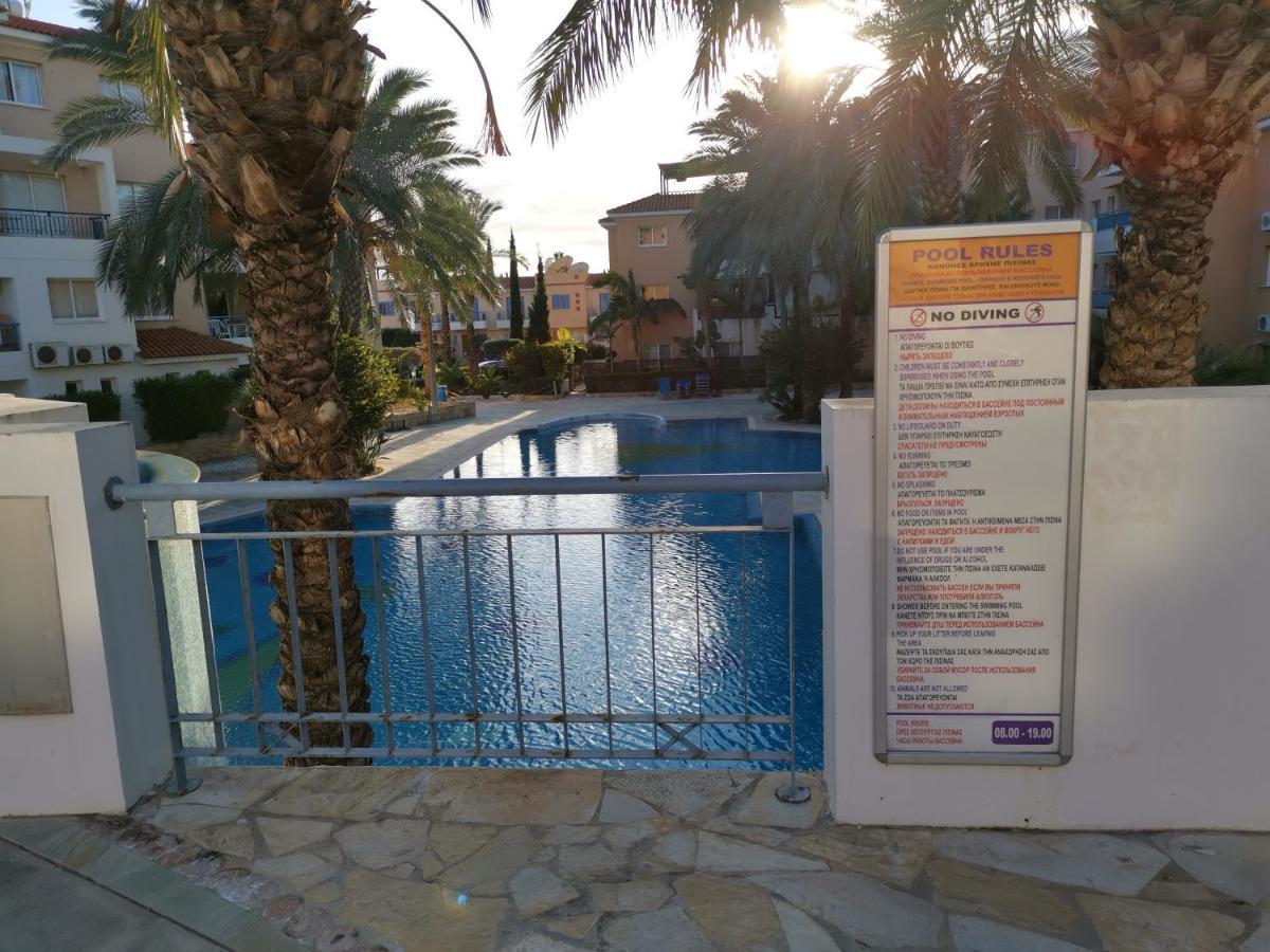 Iris Village, Near Kings Avenue Mall - By Imh Travel & Tours Paphos Eksteriør bilde