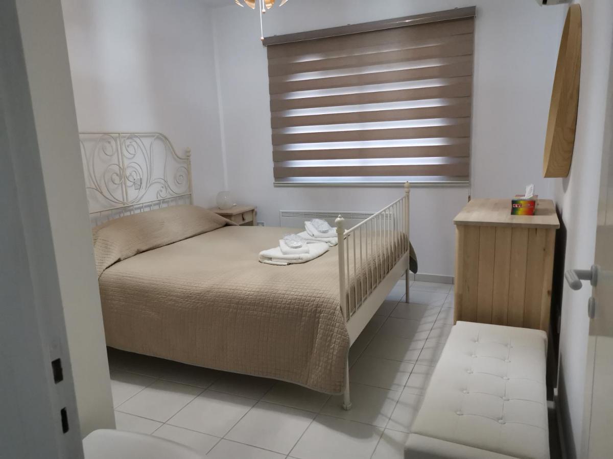 Iris Village, Near Kings Avenue Mall - By Imh Travel & Tours Paphos Eksteriør bilde