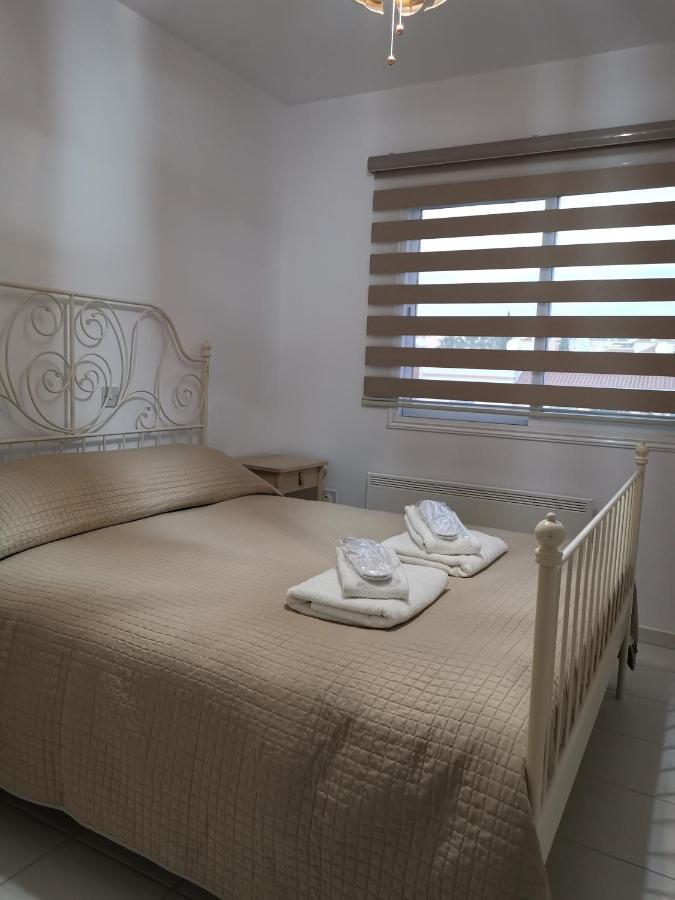 Iris Village, Near Kings Avenue Mall - By Imh Travel & Tours Paphos Eksteriør bilde