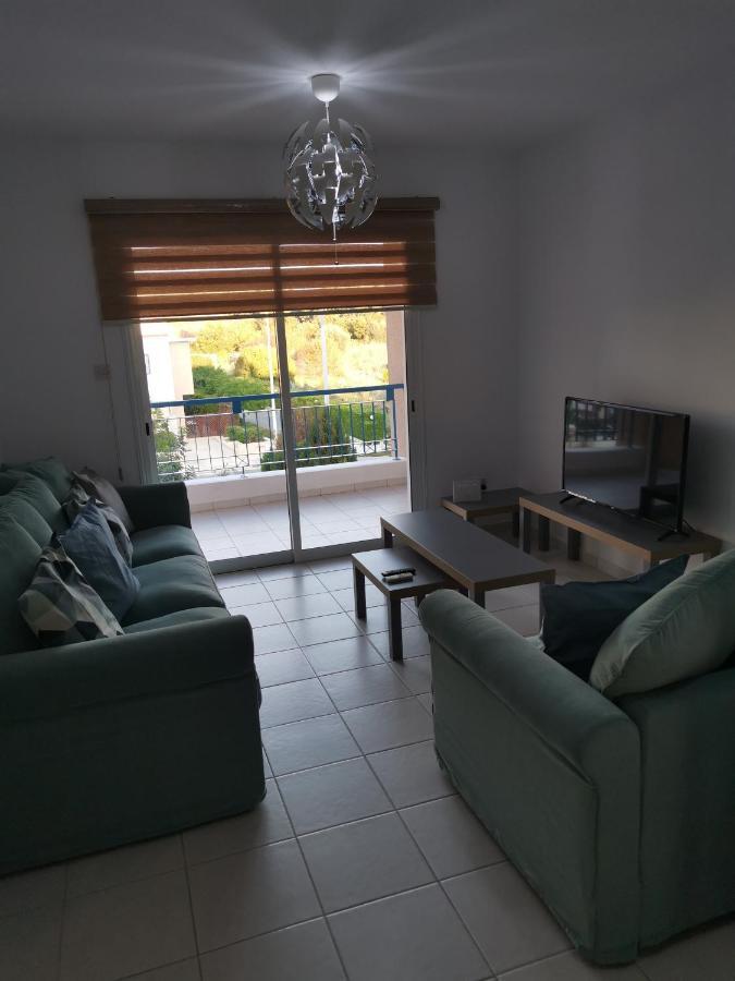 Iris Village, Near Kings Avenue Mall - By Imh Travel & Tours Paphos Eksteriør bilde