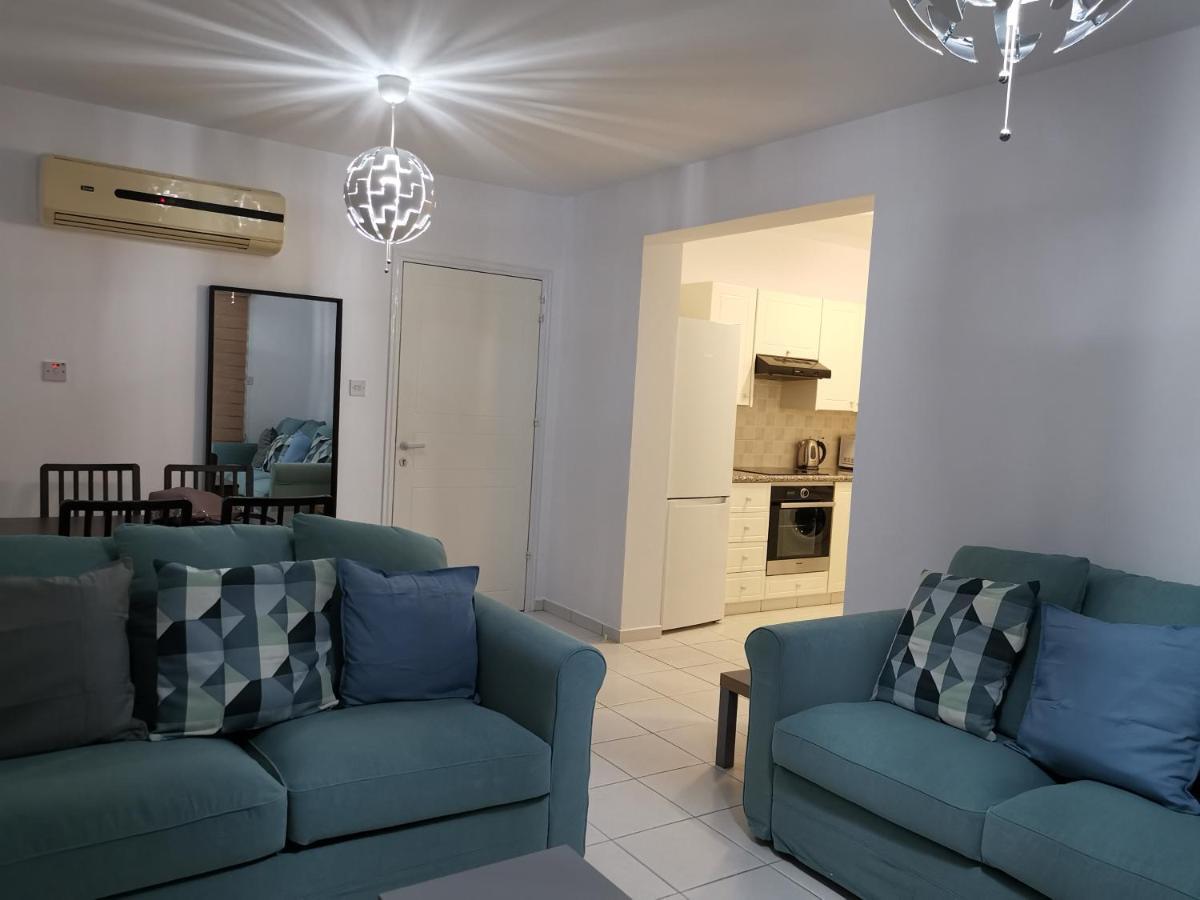 Iris Village, Near Kings Avenue Mall - By Imh Travel & Tours Paphos Eksteriør bilde