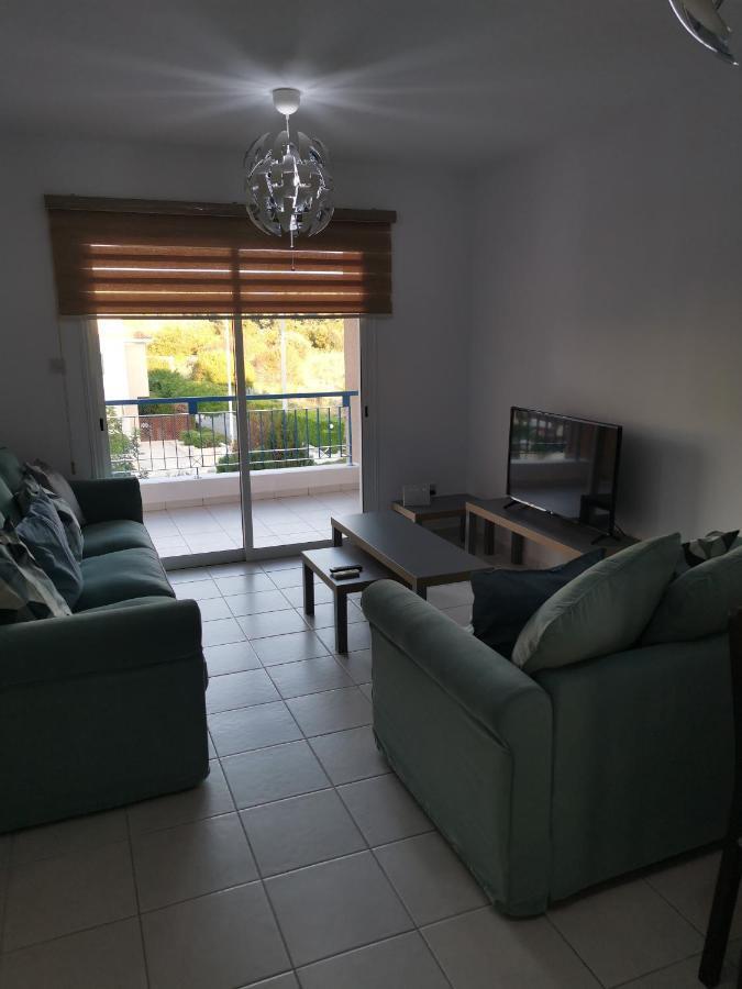 Iris Village, Near Kings Avenue Mall - By Imh Travel & Tours Paphos Eksteriør bilde