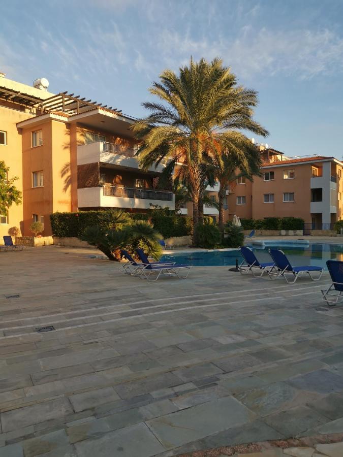 Iris Village, Near Kings Avenue Mall - By Imh Travel & Tours Paphos Eksteriør bilde