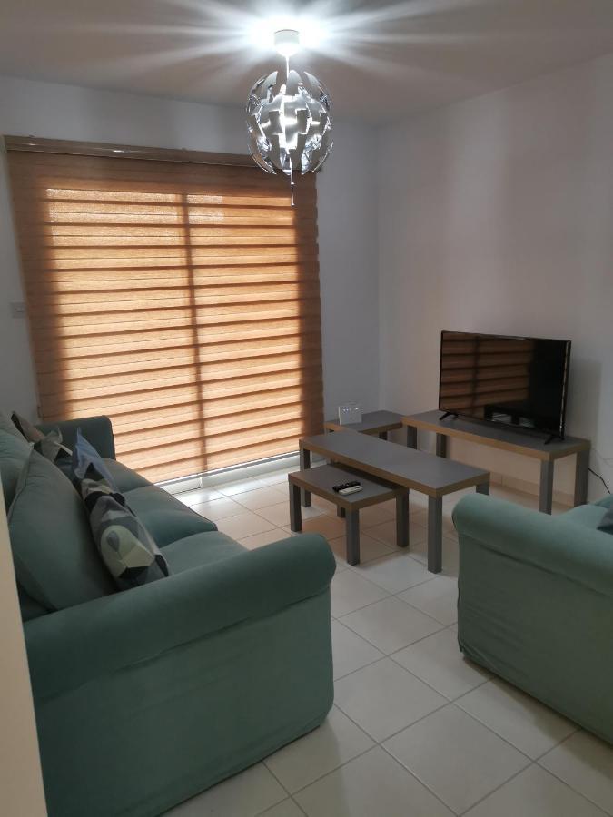 Iris Village, Near Kings Avenue Mall - By Imh Travel & Tours Paphos Eksteriør bilde